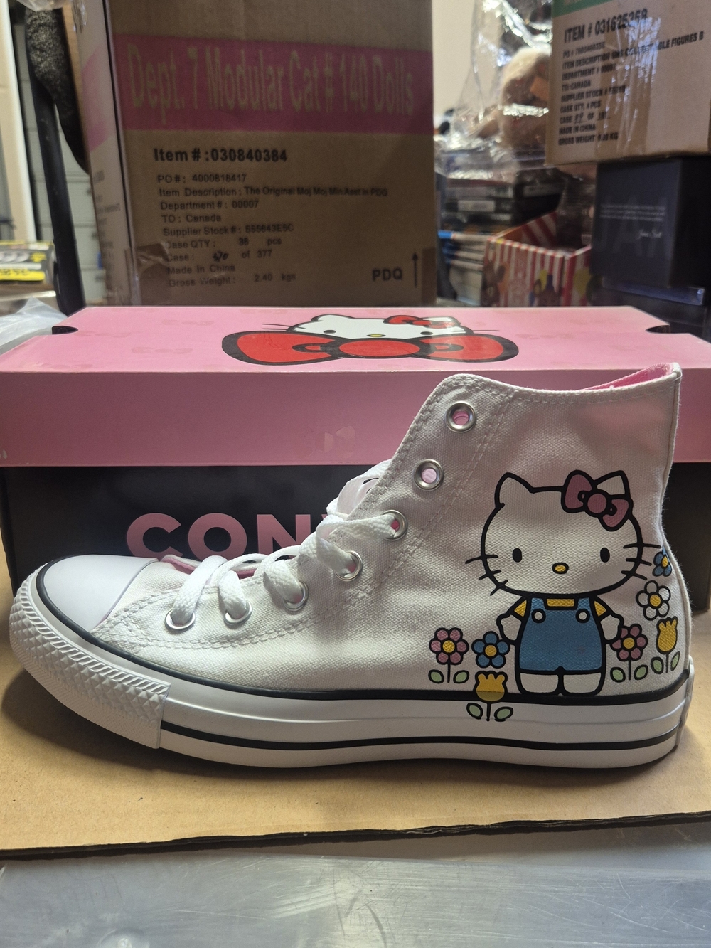 Hello Kitty X Converse Size 7 Womens (EBAO)